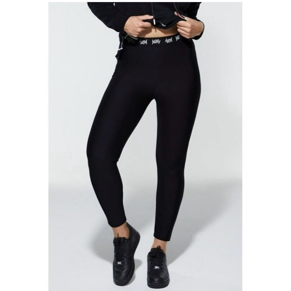 Fabletics/ Yitty Leggings, major smoothing high waist Leggings, size M